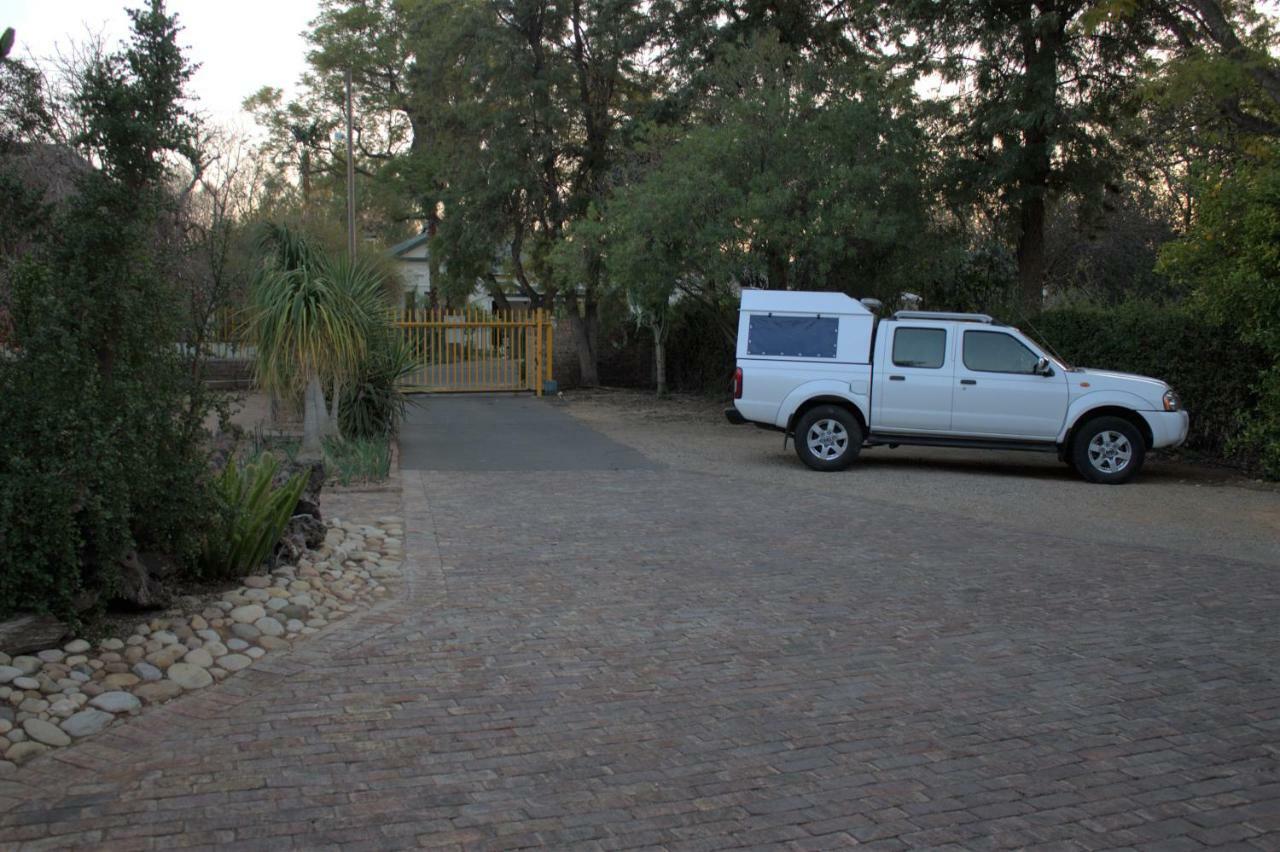 Bisibee Guest House Oudtshoorn Buitenkant foto